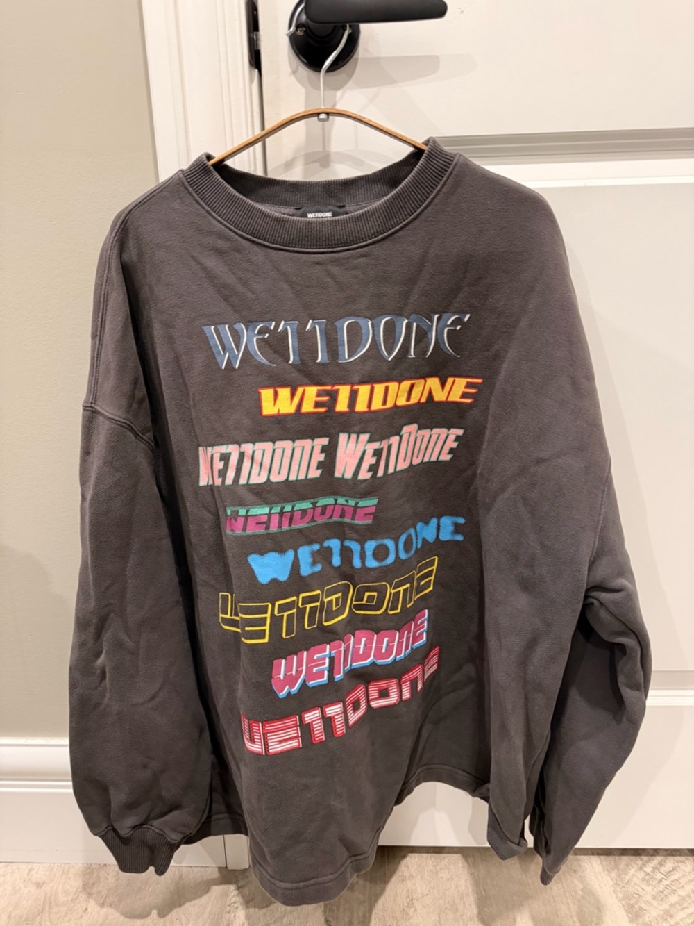 WET1DONE Women's Gray Graphic Logo Sweatshirt